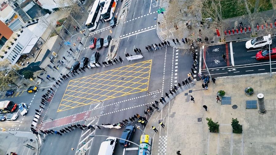 Concentració feminista a l'avinguda Meridiana