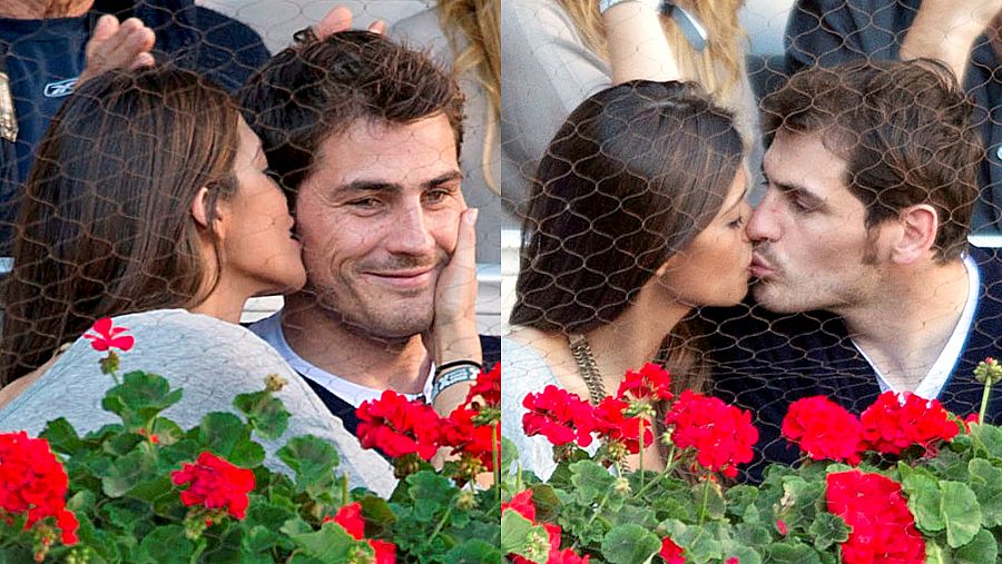 Sara Carbonero e Iker Casillas en actitud cariñosa durante un partido de tenis