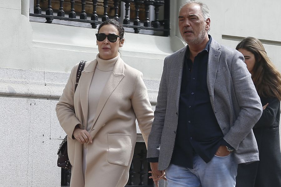 Vicky Martín Berrocal y Joao Viegas Soares paseando por las calles de Madrid