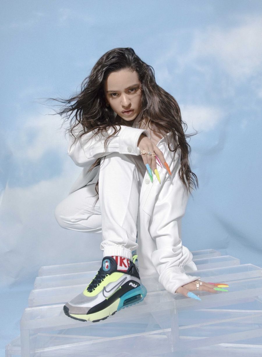 Rosalía, imagen del modelo Air Max 2090 de Nike