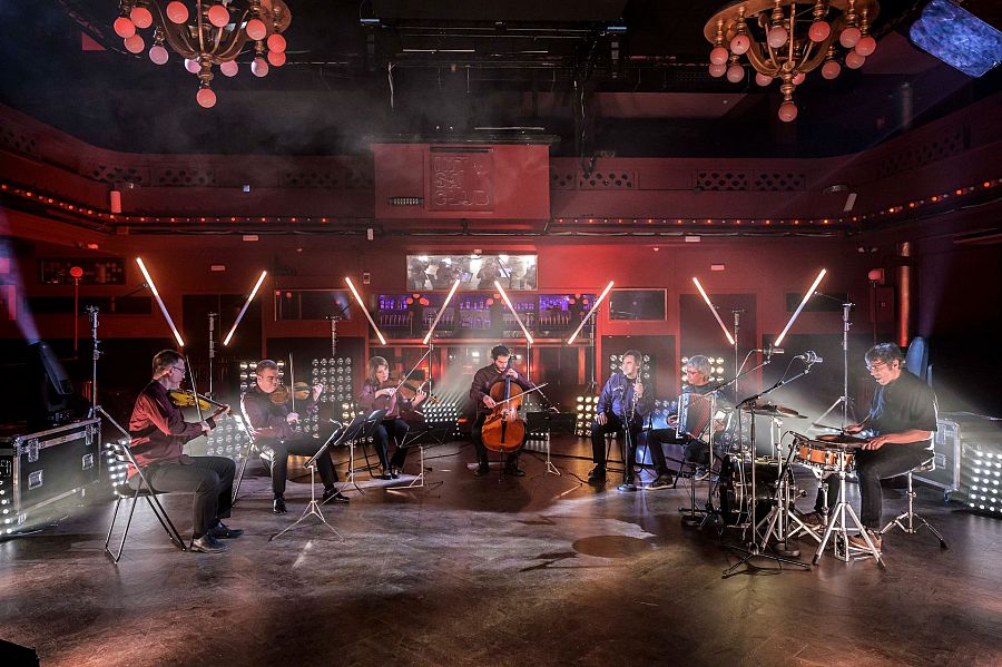 Quartet Brossa, Gregori Ferrer, Albert Gumí i Pinyu Martí a l'escenari de la sala Apolo