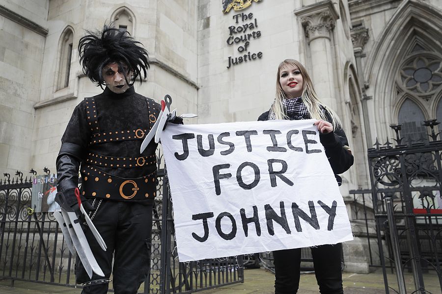 Los fans de Johnny Depp se manifiestan en las cortes de Londres