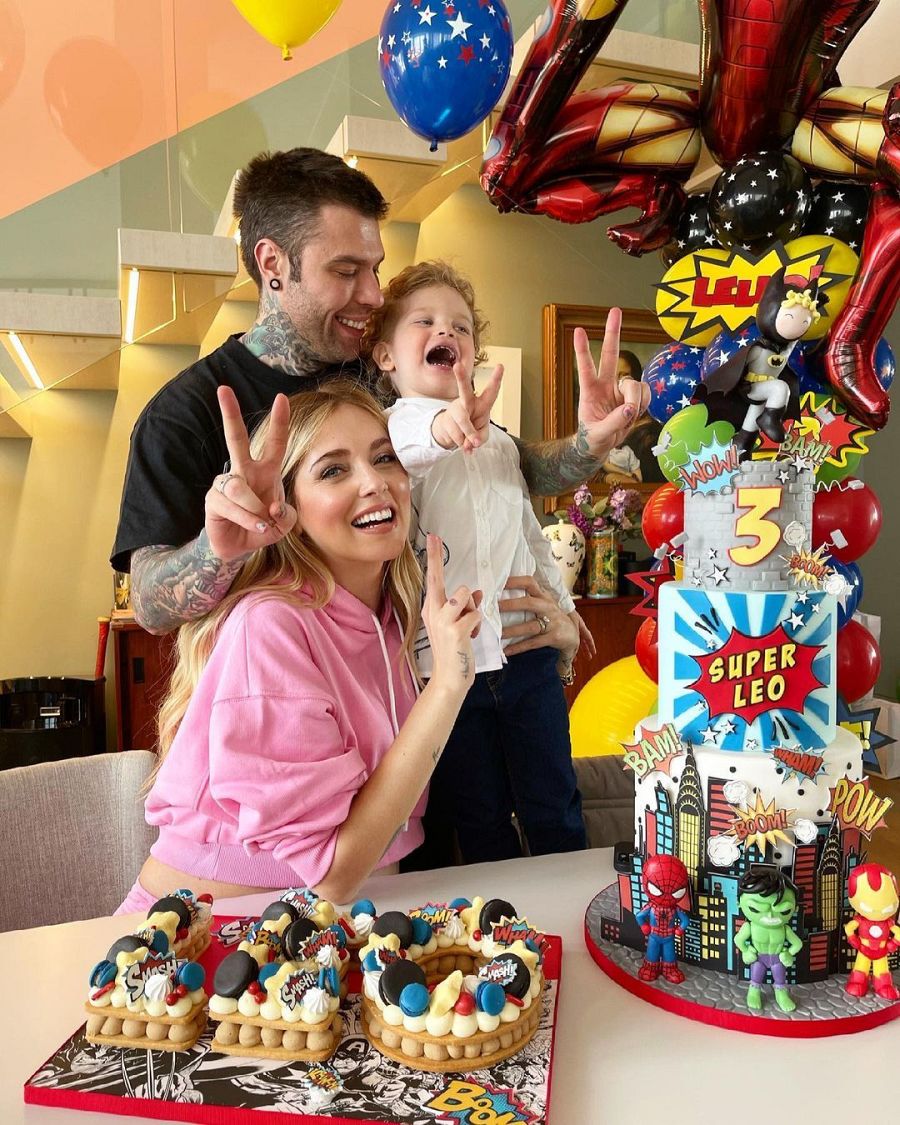 Uno de los divertidos posados familiares en el cumpleaños de Leo