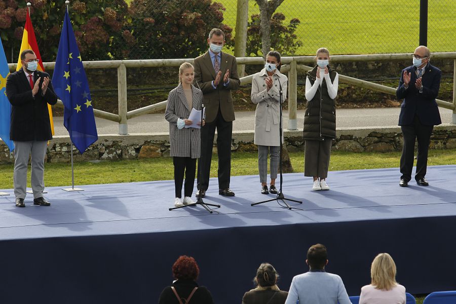 La Familia Real visita Somao, Premio al Pueblo Ejemplar de Asturias 2020