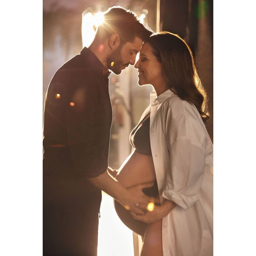 Paula Echevarría y Miguel Torres en una sesión de fotos antes de dar a luz