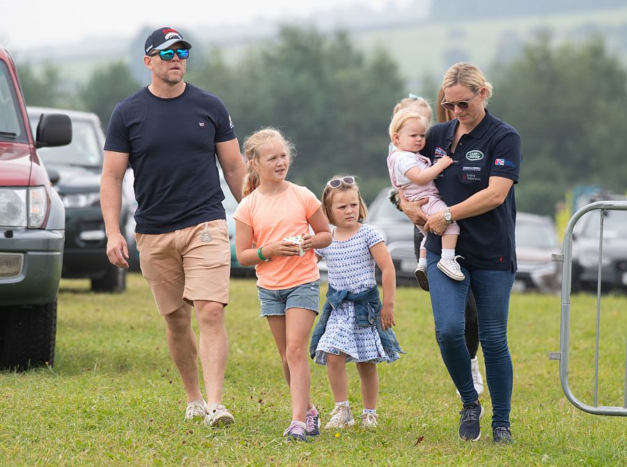 Zara y Mike Tindall junto a su familia