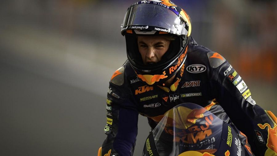Imagen del piloto española de Moto3 Jaume Masiá tras vencer en Losail.