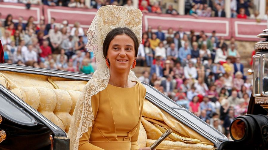 Victoria Federica llevando mantilla