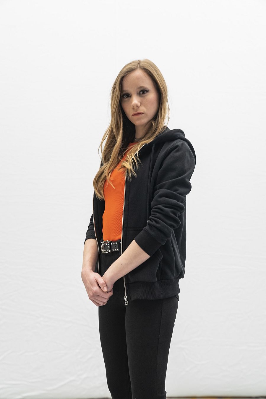 Laia Manzanares es Carlota en Estoy vivo