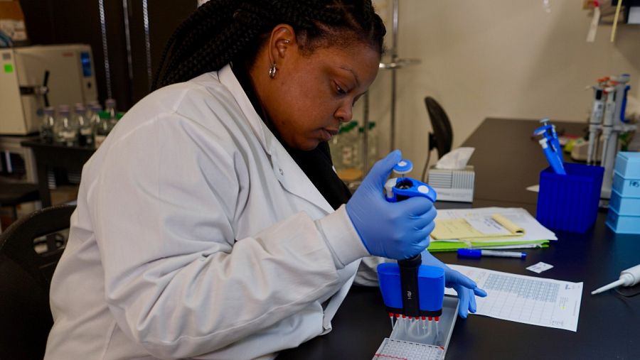 Laboratorio de análisis genéticos domésticos