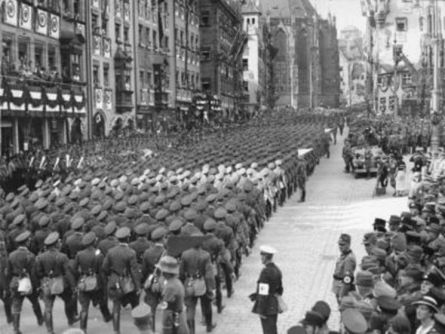 La Alemani nazi se nutría de concentraciones y desfiles de exaltación patriótica