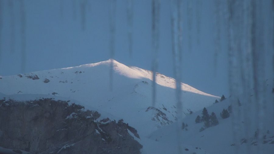 El pico Puigmal (2.913 m) corona la Vall de Nuria.