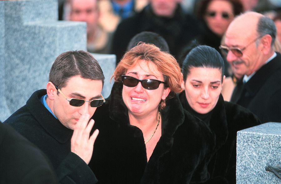 Raquel Mosquera en el funeral de Pedro Carrasco