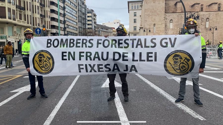  Los sectores afectados van desde el sanitario hasta la enseñanza, pasando por administrativos, bomberos forestales o investigadores