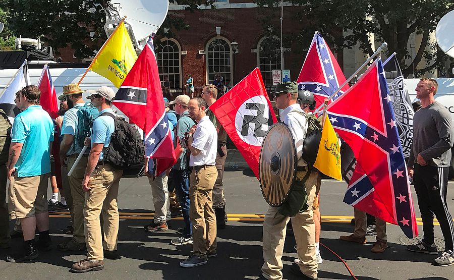Manifestantes de una facción de Ku Klux Klan en Virginia, en verano de 2017