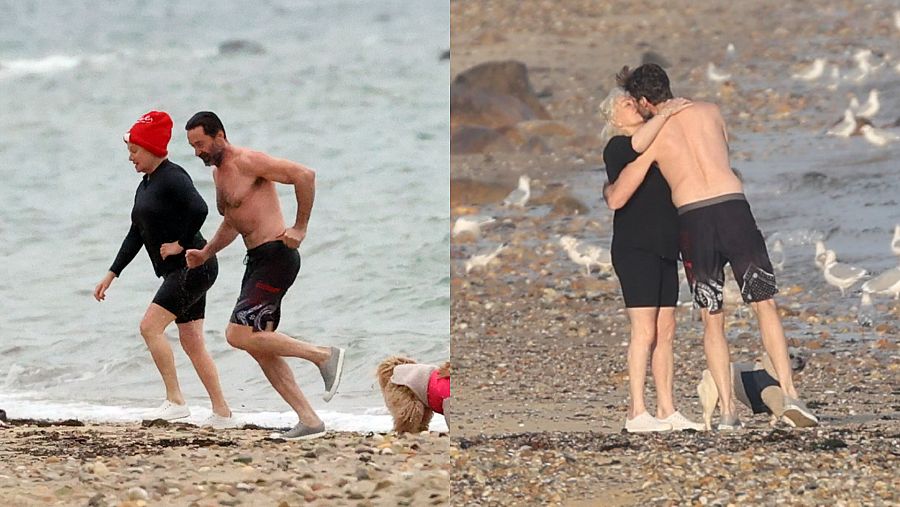 Hugh Jackman y Deborra-Lee Furness en la playa
