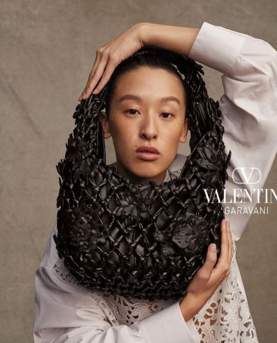 Jess Hu para Valentino, por Michael Bailey Gates