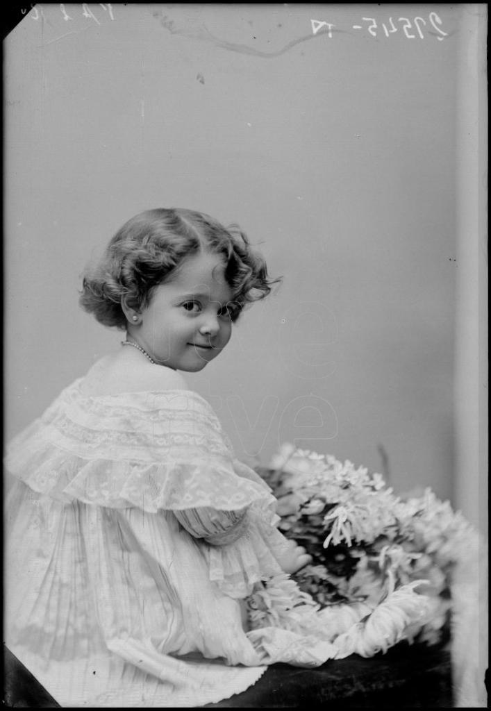 MARIA LOURDES CABEZA DE VACA Y CARVAJAL, MARQUESA DE MARI&Ntilde;O,