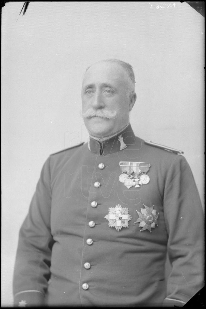 COMANDANTE DEL CUERPO DE INGENIEROS