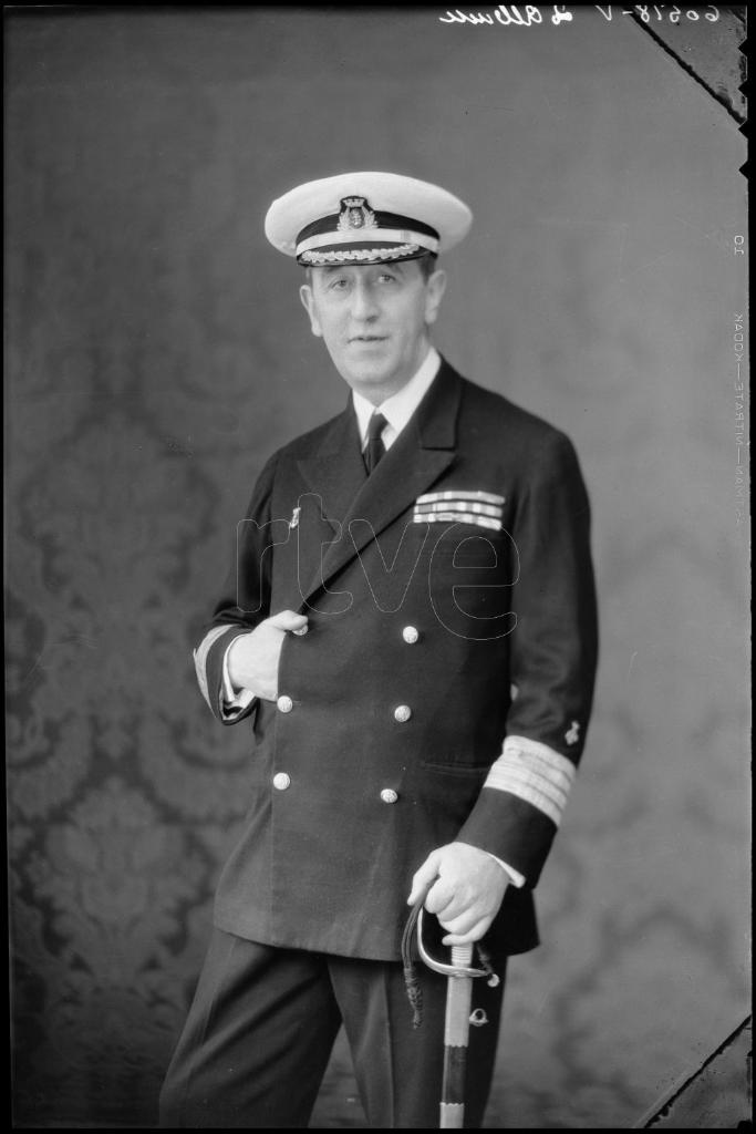 CAPITAN DE LA MARINA MERCANTE CONDECORADO