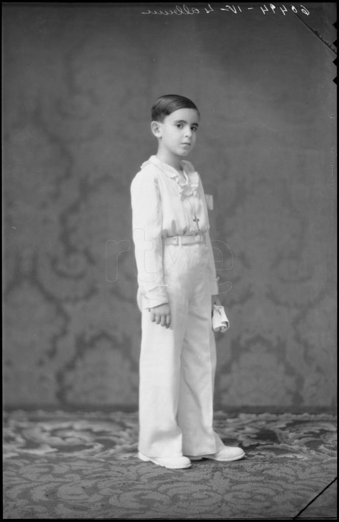 NI&Ntilde;O VESTIDO DE PRIMERA COMUNION