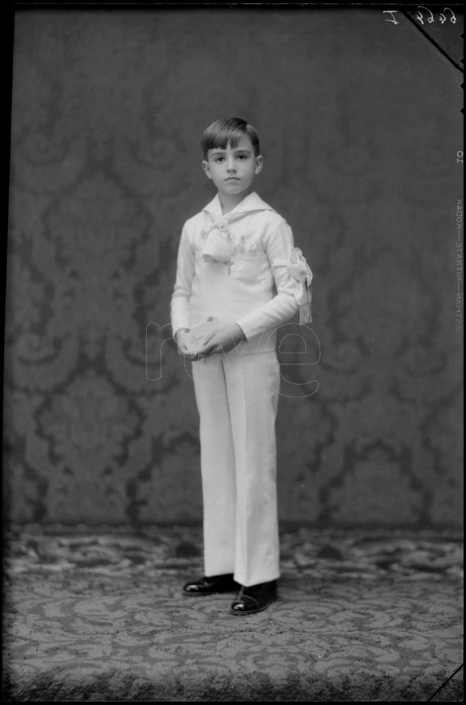 NI&Ntilde;O VESTIDO DE PRIMERA COMUNION