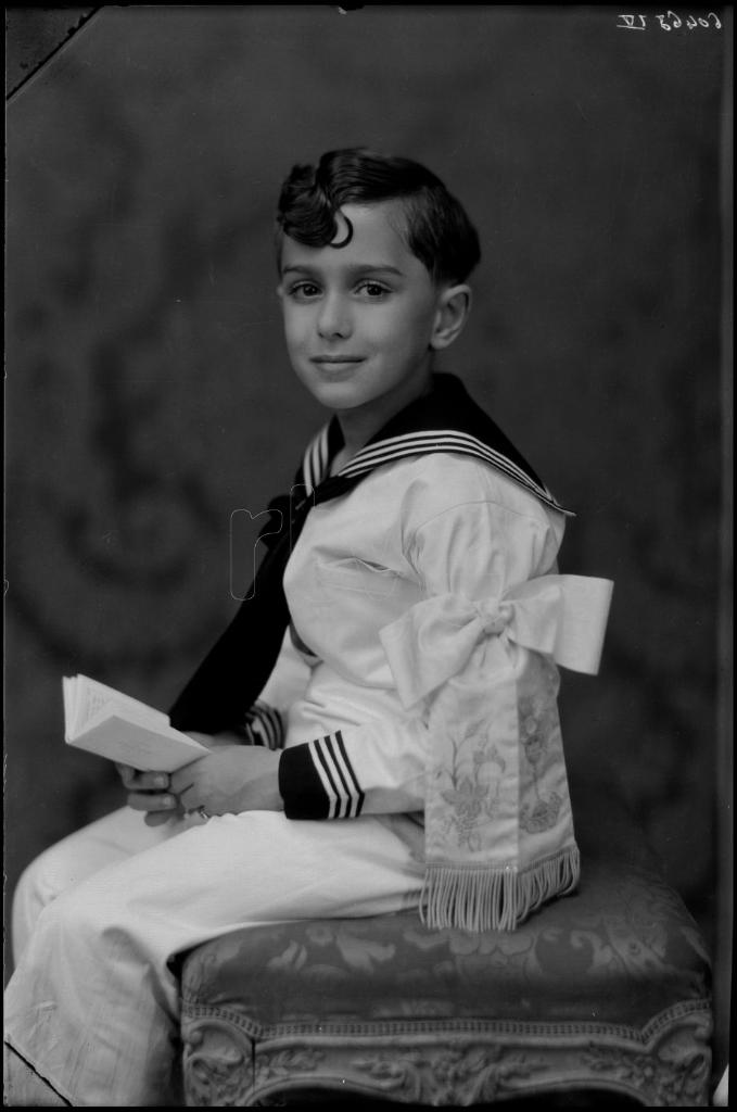 NIÑO VESTIDO DE PRIMERA COMUNION CON UN TRAJE DE MARINERO, S