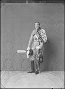 ALFONSO DE BORBON DOS SICILIAS Y BORBON VESTIDO CON EL UNIFO