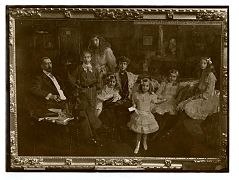 REPRODUCCION DE UN CUADRO DE LA FAMILIA DE DON RAFAEL ERRAZU