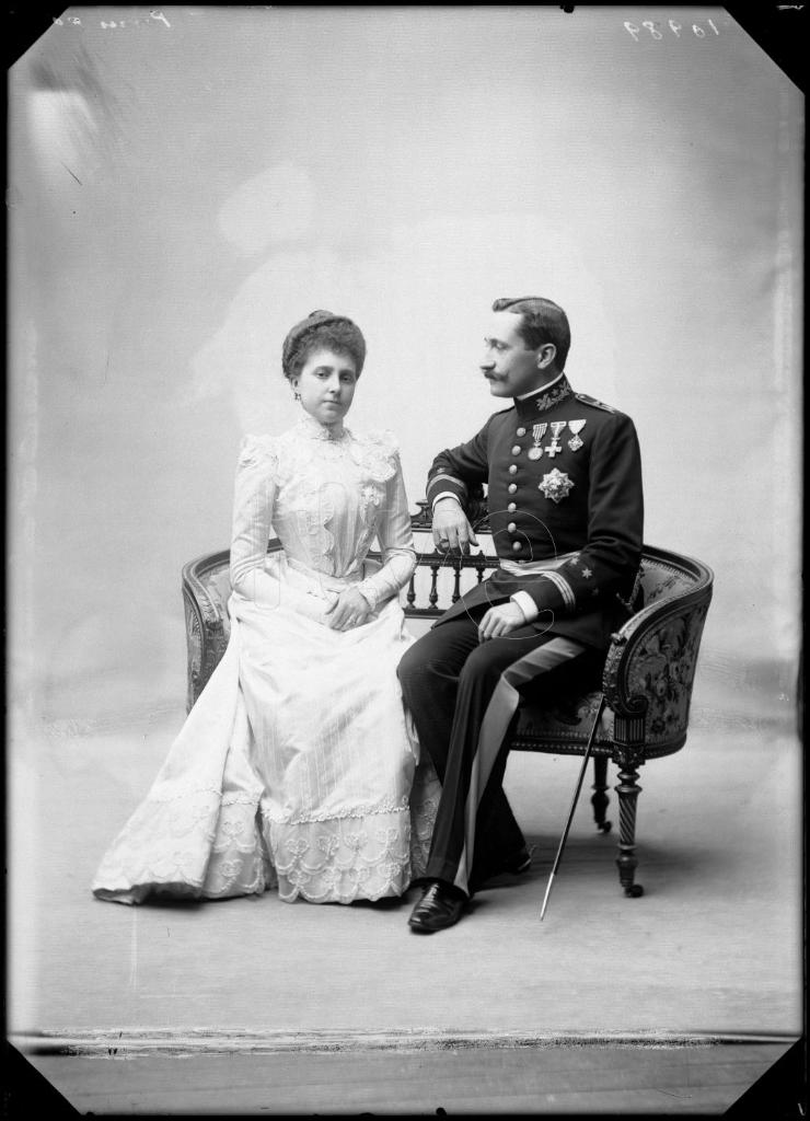 MERCEDES, PRINCESA DE ASTURIAS Y EL INFANTE CARLOS DE BORBON
