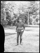 CARLOS DE BORBON Y BORBON DE UNIFORME, EN EL CAMPO DEL MORO