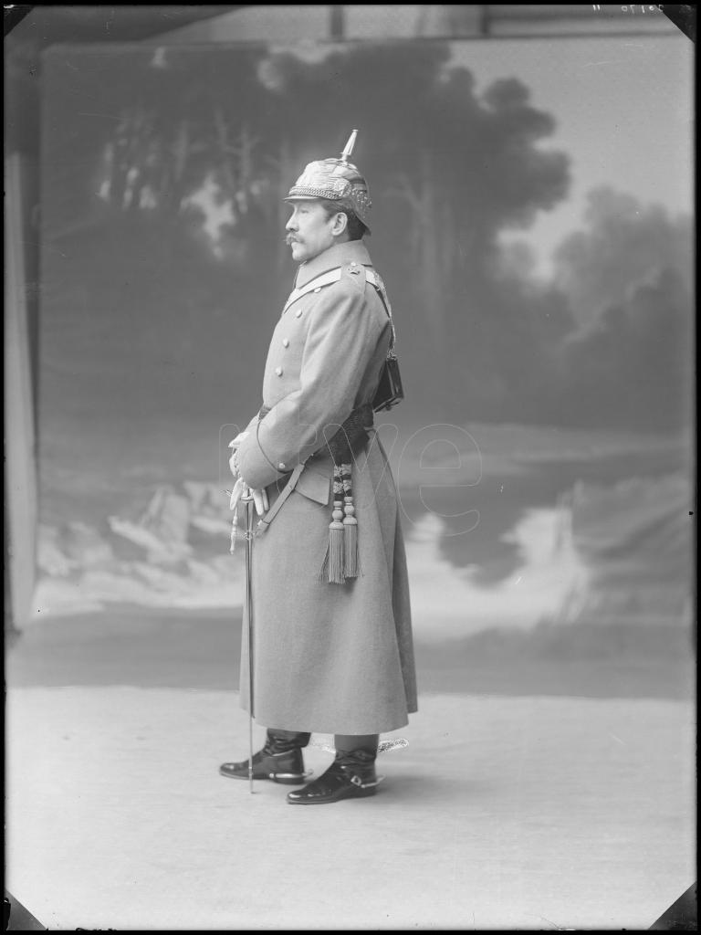 GENERAL RAMON ECHAGUE Y MENDEZ VIGO , DE PIE Y DE PERFIL