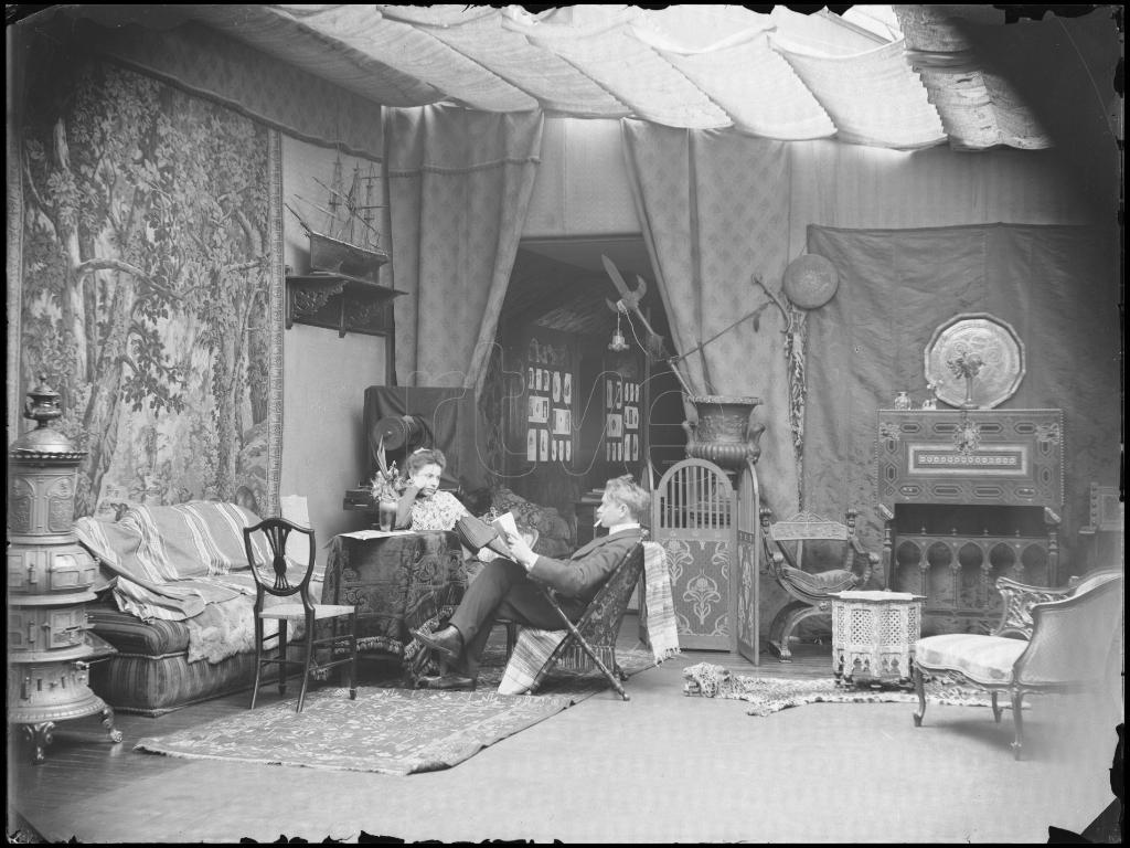 CHRISTIAN FRANZEN Y MIMI ESTAMPES EN EL ESTUDIO DEL FOTOGRAF