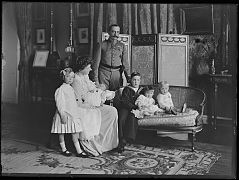 CARLOS BORBON Y BORBON Y MARIA LUISA DE ORLEANS, INFANTES DE