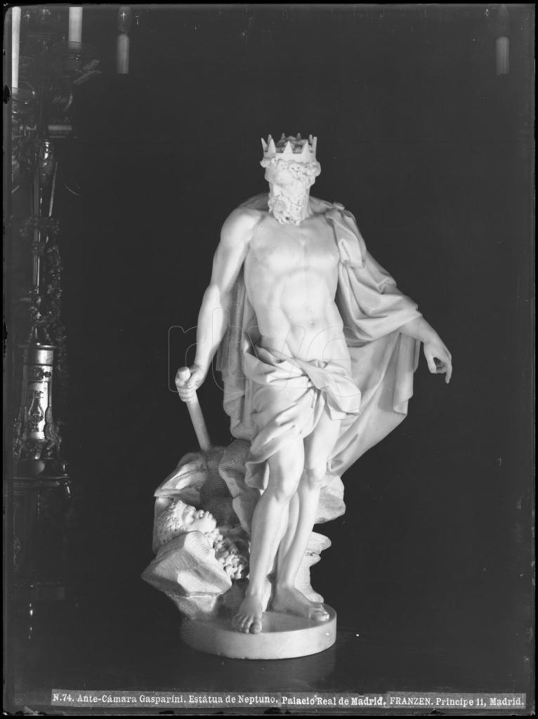 ESTATUA DE MARMOL DEL DIOS NEPTUNO DE LA ANTECAMARA GASPARIN