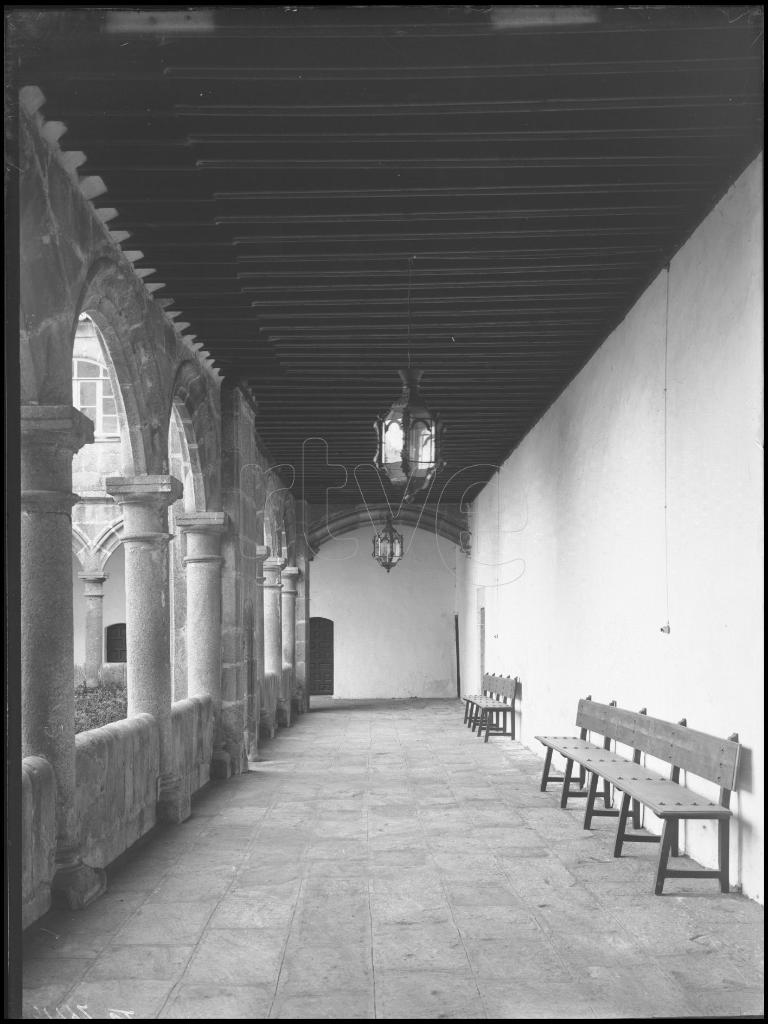 CORREDOR DE UN CLAUSTRO DEL PALACIO DE CASTAÑIZA