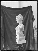 FOTOGRAFIA DE UNA ESCULTURA DEL BUSTO DE UNA MUJER