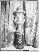 JARRON DE BRONCE DEL SALON DE FIESTAS EN EL PALACIO REAL