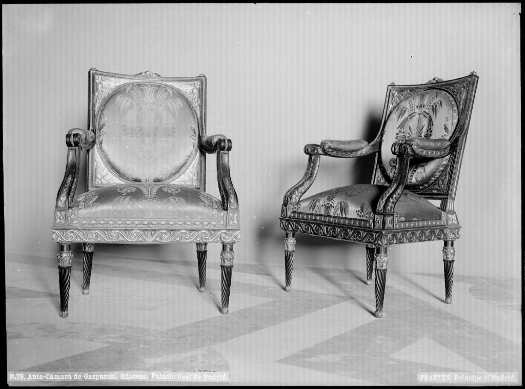 SILLONES DE LA ANTECAMARA GASPARINI DEL PALACIO REAL DE MADR