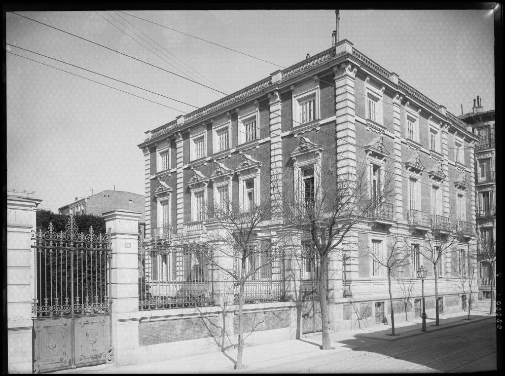 FOTOGRAFIA DE UN EDIFICIO