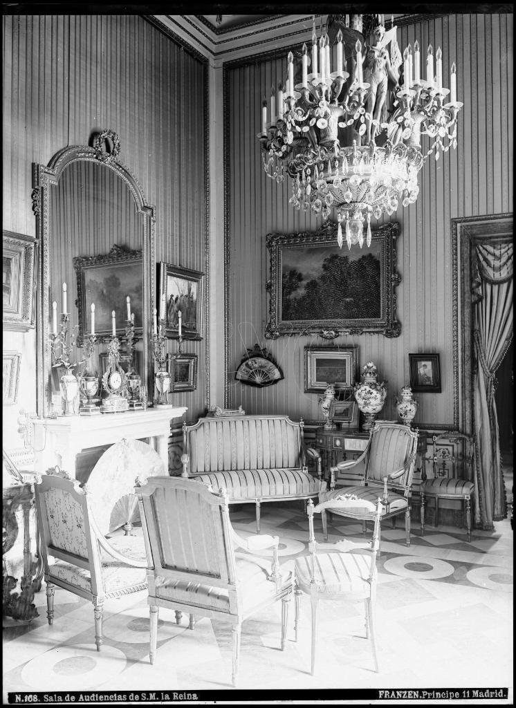 SALA DE AUDIENCIAS DE SU MAJESTAD LA REINA EN EL PALACIO REA