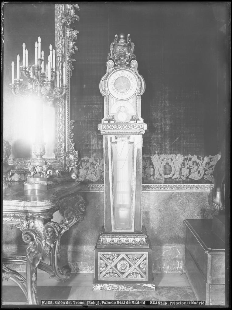RELOJ DEL SALON DEL TRONO EN EL PALACIO REAL DE MADRID