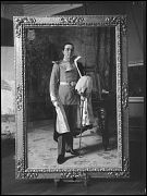 REPRODUCCION DE UN CUADRO DE UN HOMBRE CON EL UNIFORME DE LA