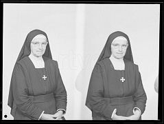 MONJA CON GAFAS (DOS IMAGENES EN EL MISMO NEGATIVO)