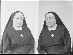 MONJA (DOS IMAGENES EN EL MISMO NEGATIVO)