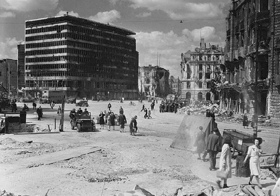 La Potsdamer platz de Berlín, en 1945