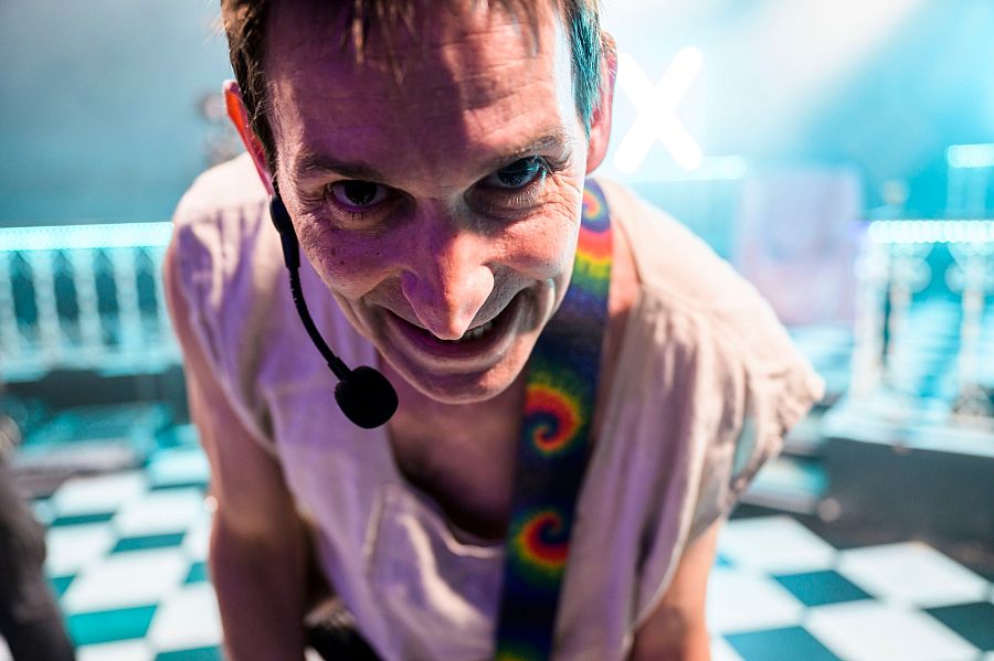 Primer pla d'Albert Pla, mirant a la càmera