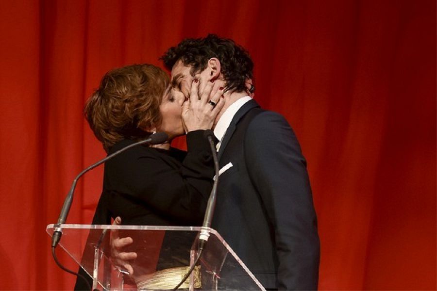 El beso de Paco León y Anabel Alonso en los Fotogramas de Plata 2017