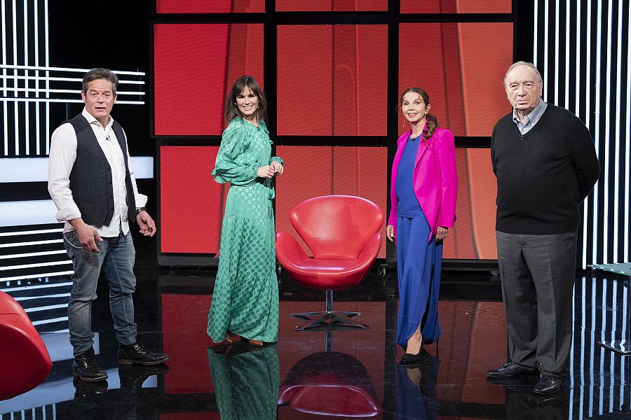 Los protagonistas de Amantes, Victoria Abril y Jorge Sanz, con Méndez Leite y Elena S Sánchez