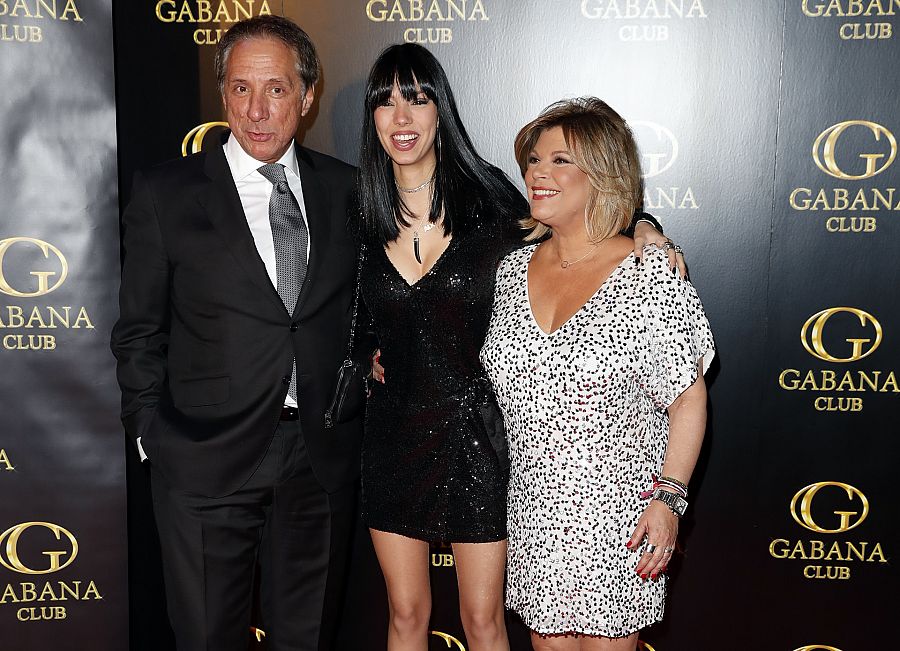 Alejandro Rubio y Terelu Campos junto a su hija Alejandra